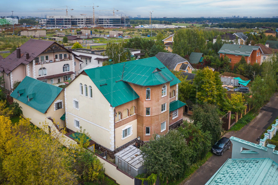 Мамоново. Купить дом площадью 668 м² на участке 12 соток в элитном коттеджном посёлке Мамоново на Минском шоссе в 5 км от МКАД.